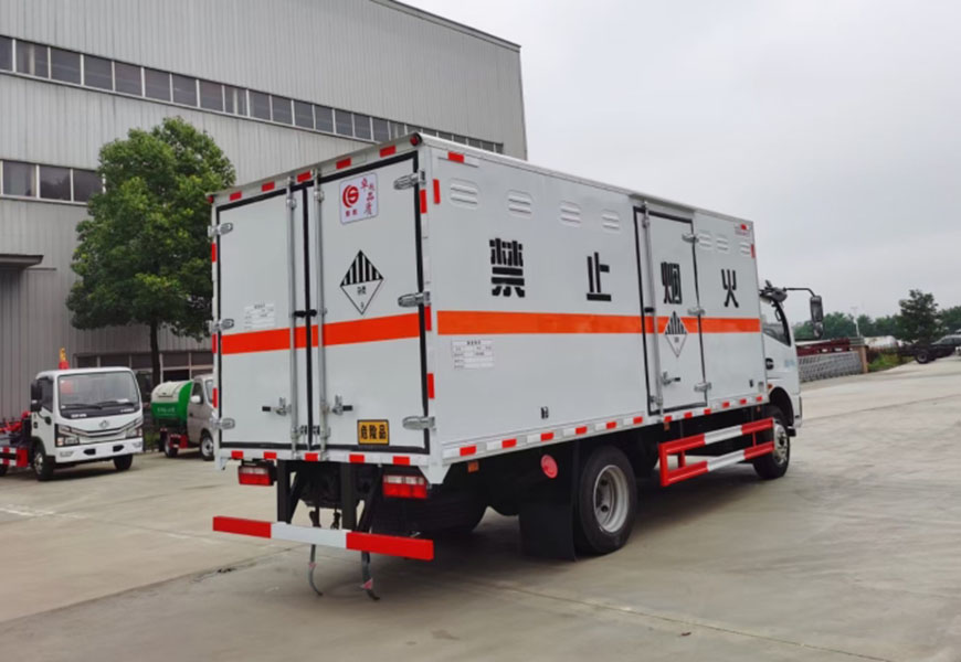 東風凱普特K7雜項危險品廂式運輸車